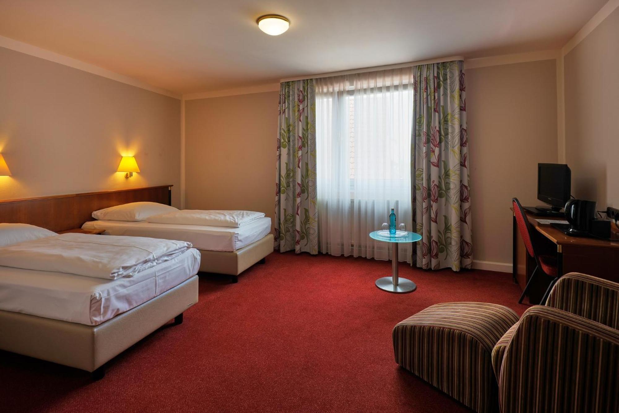 Trip Inn Posthotel Dueren Хаймбах Экстерьер фото